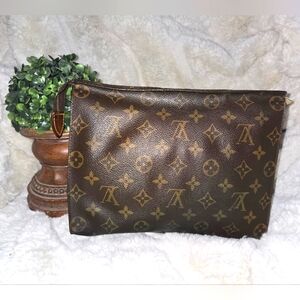 LOUIS VUITTON Monogram Toiletry Pouch Cosmetic Bag Clutch